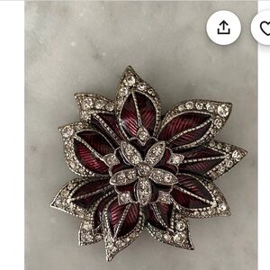 Monet vintage brooch 14kart gold with rhinestone flower and diamonds